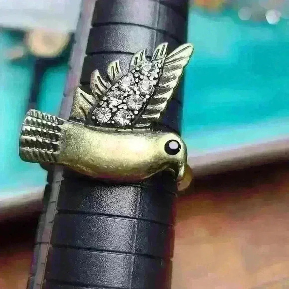 Brass tone bird with clear rhinestones ring size 10 - Picture 11 of 15